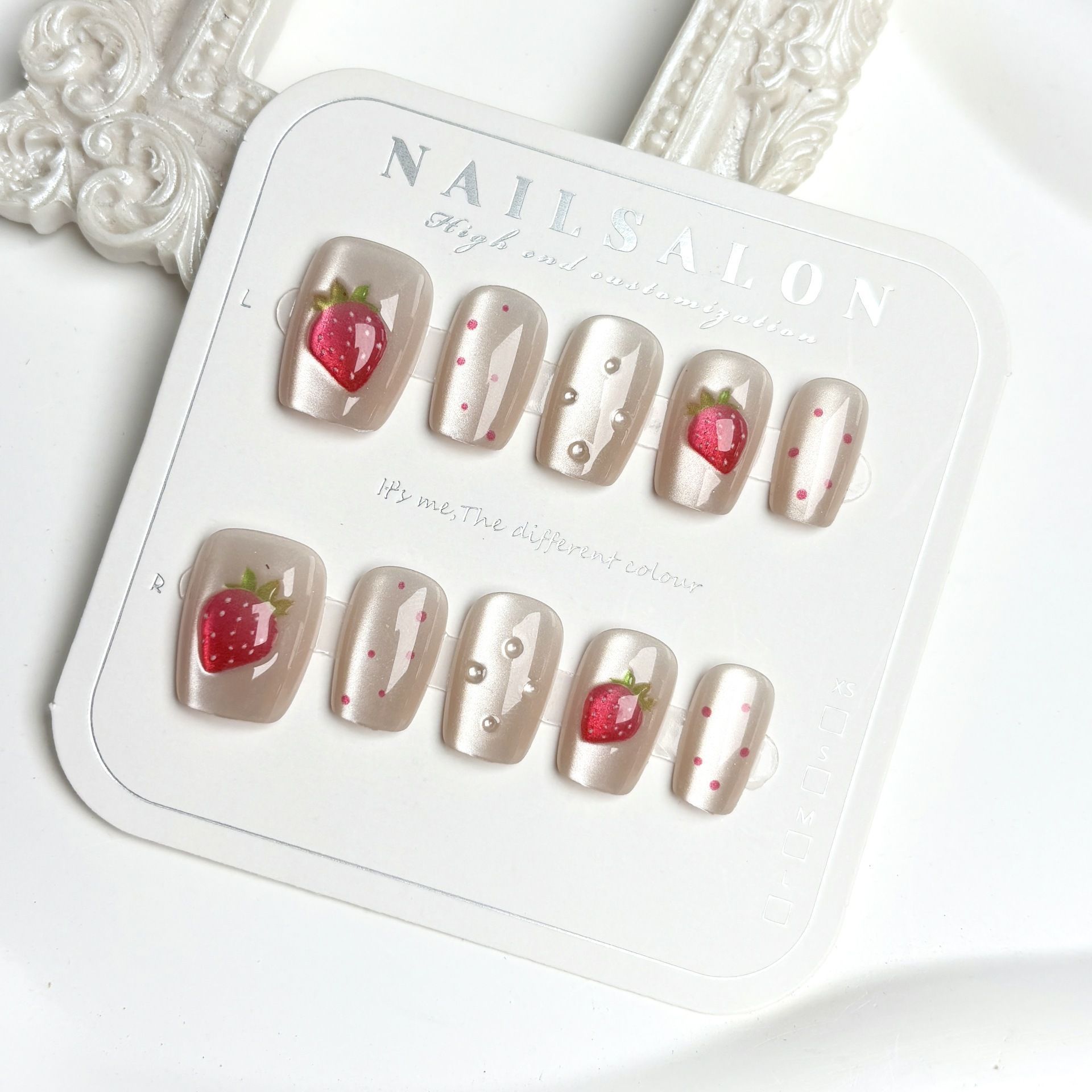 Nail Art Strawberry - 10 szt. Krótkie Kwadratowe Paznokcie Kocie