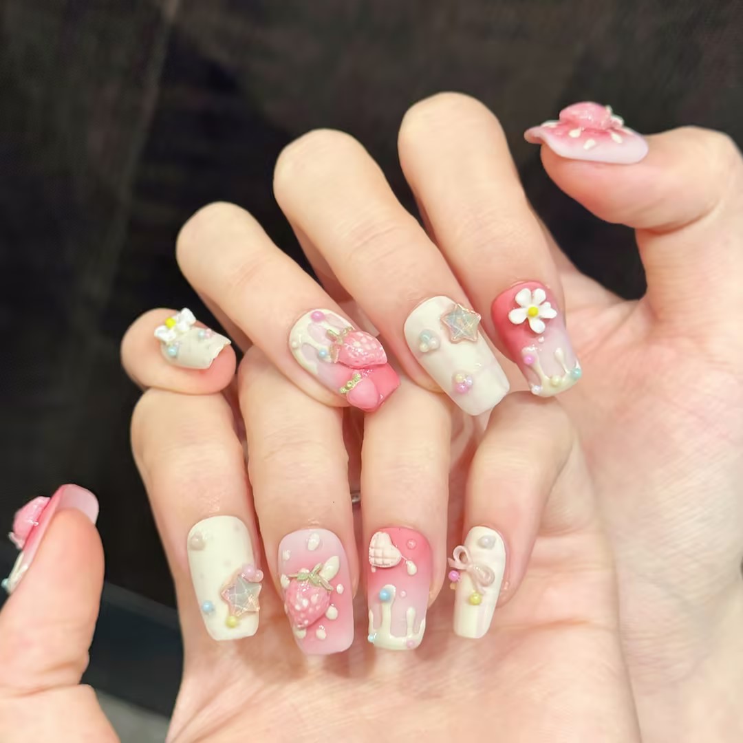10 szt. Kwadratowych, ręcznie  – Nail Art Strawberry recenzja i cena