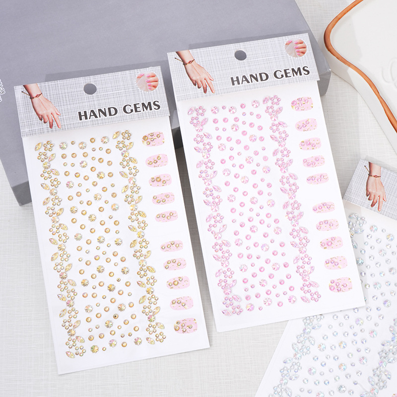 Naklejki na paznokcie w formie – Rhinestone Nail Gem recenzja i cena
