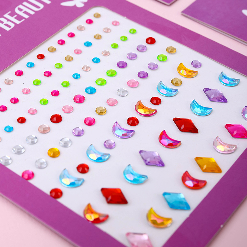 Naklejki na twarz z klejnotami – Rhinestone Nail Gem recenzja i cena