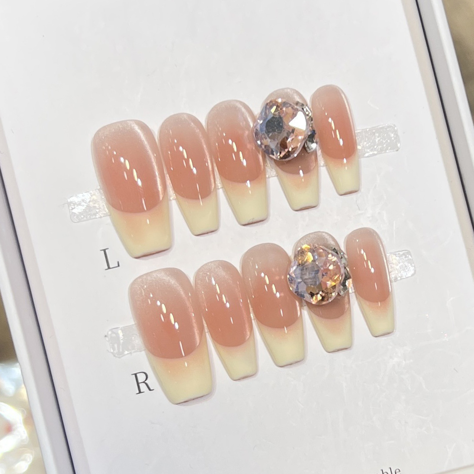 10 SZT. Różowe sztuczne paznok – Nail Art Pink Cat Eye recenzja i cena